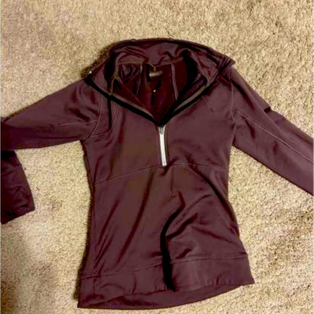 Callie By Carrie Underwood Women's Small pullover. Worn once great condition